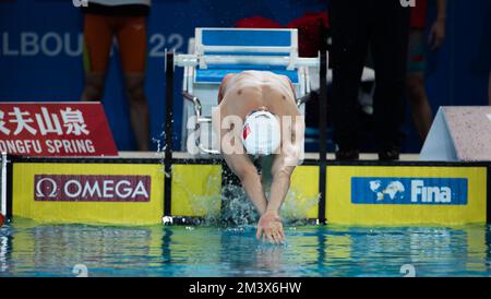 Melbourne, Australien. 17.. Dezember 2022. Wang Gukailai aus China tritt während des 4x50 m langen Medley-Finales der Männer bei der FINA World Swimming Championships 16. (25m) 2022 in Melbourne, Australien, am 17. Dezember 2022 an. Kredit: Hu Jingchen/Xinhua/Alamy Live News Stockfoto