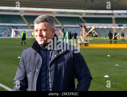 Plymouth, Großbritannien. 17.. Dezember 2022. Plymouth Argyle Manager Steven Schumacher während des Spiels der Sky Bet League 1 Plymouth Argyle vs Morecambe at Home Park, Plymouth, Großbritannien, 17.. Dezember 2022 (Foto von Stanley Kasala/News Images) in Plymouth, Großbritannien, am 12./17. Dezember 2022. (Foto: Stanley Kasala/News Images/Sipa USA) Guthaben: SIPA USA/Alamy Live News Stockfoto