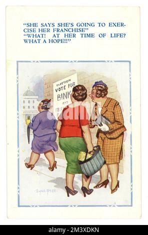 Originale Post WW2 Comic-Postkarte, Frauen, die ihr Franchise ausüben, „auch zu ihrer Lebenszeit“. (Der Equal Franchise Act wurde 1928 in Großbritannien erlassen) um 1948, veröffentlicht von D. Constance Ltd., London, Großbritannien Stockfoto