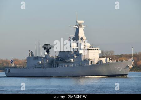 Kriegsschiff der niederländischen Marine HNLMS VAN AMSTEL auf der Themse in London Stockfoto