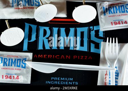 Kairo, Ägypten, Dezember 8 2022: Primo's Pizza ist eine amerikanische Pizza, die mit besonders käsigen Pizzen, hochwertigen Zutaten und einer Pizza aus der ganzen Welt bekannt ist Stockfoto