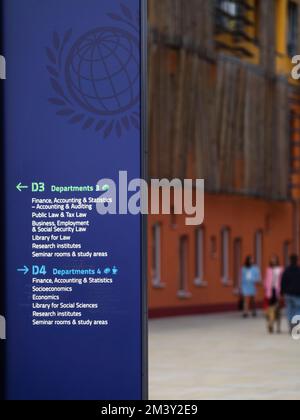 Wegbeschreibung Campus, Universität für Wirtschaft und Wirtschaft, Wien, Österreich, Europa Stockfoto