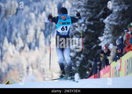 Davos, Schweiz, 17. Dezember 2022. Strahinja Eric beim Sprint Rennen am FIS Langlauf Weltcup Davos Nordic 2022 in Davos. Stockfoto