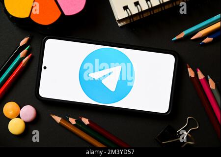 Polen. 17.. Dezember 2022. In dieser Abbildung wird ein Telegramm-Logo auf einem Smartphone angezeigt. (Foto: Mateusz Slodkowski/SOPA Images/Sipa USA) Guthaben: SIPA USA/Alamy Live News Stockfoto
