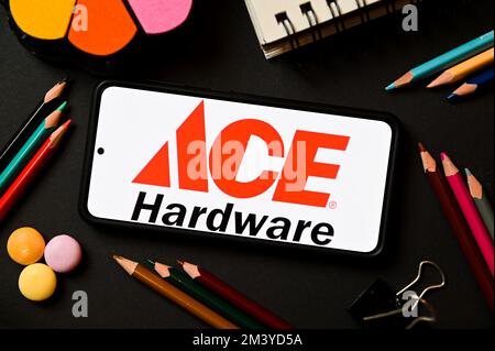 Polen. 17.. Dezember 2022. In dieser Abbildung wird ein Ace Hardware-Logo auf einem Smartphone angezeigt. (Foto: Mateusz Slodkowski/SOPA Images/Sipa USA) Guthaben: SIPA USA/Alamy Live News Stockfoto