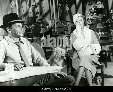 PAL JOEY 1957 Columbia Pictures Film. Frank Sinatra und Rita Hayworth am Set Stockfoto