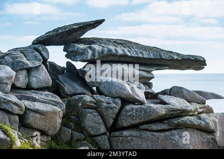 Riesige Granitfelsen auf St. Mary's, Isles of Scilly, England, Großbritannien Stockfoto