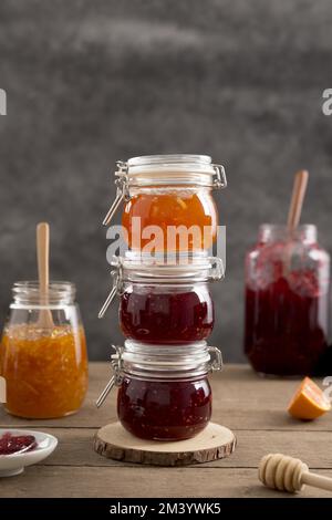 Frische, saftige, hausgemachte Marmelade Stockfoto