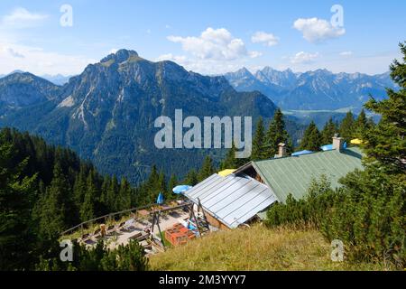 Berggaststätte am Tegelberg, Füssen, Allgäu Alpen, Allgäu, Bayern, Deutschland, Europa Stockfoto