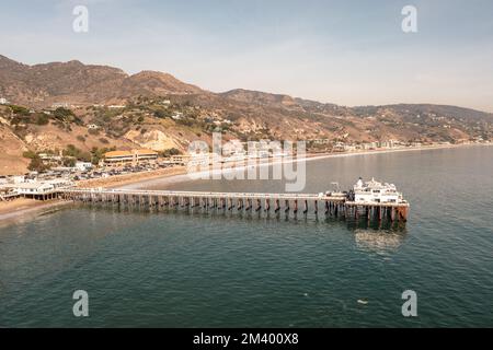 Blick auf den berühmten Malibu Pier in Malibu, Kalifornien Stockfoto