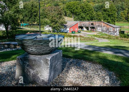 USA, Vermont, Brattleboro, Scott Farm, Landmark Trust, Steinpfeiler, Steinmauern, Unmörtel, Steinmauern, Steinmauern, Unterrichten, lernen Stockfoto