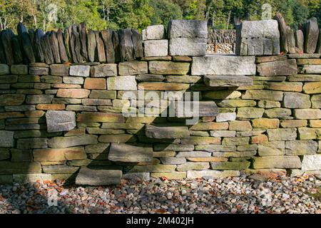 USA, Vermont, Brattleboro, Scott Farm, Landmark Trust, Steinpfeiler, Steinmauern, Unmörtel, Steinmauern, Steinmauern, Unterrichten, lernen Stockfoto