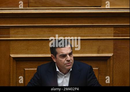 Athen, Griechenland. 17.. Dezember 2022. Alexis Tsipras, Präsident Syrizas, während seiner Rede im griechischen Parlament in Athen, Griechenland am 17. Dezember 2022. (Foto: Dimitrios Karvountzis/Pacific Press/Sipa USA) Guthaben: SIPA USA/Alamy Live News Stockfoto