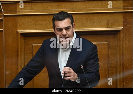 Athen, Griechenland. 17.. Dezember 2022. Alexis Tsipras, Präsident Syrizas, während seiner Rede im griechischen Parlament in Athen, Griechenland am 17. Dezember 2022. (Foto: Dimitrios Karvountzis/Pacific Press/Sipa USA) Guthaben: SIPA USA/Alamy Live News Stockfoto