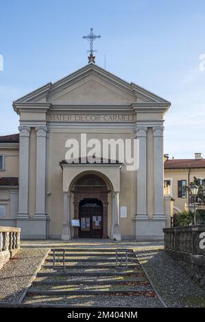 Luino, Italien - 12-06-2022: Die schöne Kirche Madonna del Carmine in Luino Stockfoto