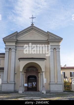 Luino, Italien - 12-06-2022: Die schöne Kirche Madonna del Carmine in Luino Stockfoto