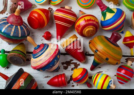 Toy Tops aus Holz, Stille Leben Stockfoto