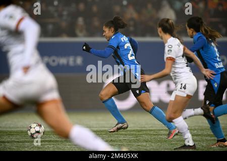 Leuven , Belgien. 17. Dezember 2022. Roosa Ariyo (20) aus Brügge, dargestellt während eines Fußballspiels zwischen Oud Heverlee Leuven und Club Brugge YLA am 15. Spieltag der Saison 2022 - 2023 der belgischen Lotto Womens Super League am Samstag, den 17. Dezember 2022 in Leuven , Belgien . FOTO SPORTPIX | David Catry Kredit: David Catry/Alamy Live News Stockfoto