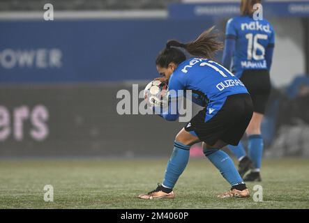 Leuven , Belgien. 17. Dezember 2022. Sakina Ouzraoui Diki (11) aus Brügge, abgebildet während eines Fußballspiels zwischen Oud Heverlee Leuven und Club Brugge YLA am 15. Spieltag der Saison 2022 - 2023 der belgischen Lotto Womens Super League am Samstag, den 17. Dezember 2022 in Leuven , Belgien . FOTO SPORTPIX | David Catry Kredit: David Catry/Alamy Live News Stockfoto