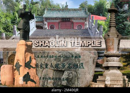 Das Shaolin-Kloster, auch bekannt als Shaolin-Tempel, ist eine berühmte Klostereinrichtung, die zur Entstehung des Chan-Buddhismus und Shaolin Kung Fu führte Stockfoto