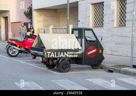 Piaggio Ape50-Look von hinten Stockfoto