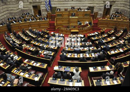 Athen, Attiki, Griechenland. 17.. Dezember 2022. Betrachtung des griechischen Parlaments während der Sitzung zum Staatshaushalt. (Kreditbild: © Dimitrios Karvountzis/Pacific Press via ZUMA Press Wire) Stockfoto