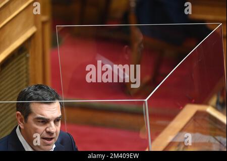 Athen, Attiki, Griechenland. 17.. Dezember 2022. Alexis Tsipras, Präsident Syrizas, während seiner Rede im griechischen Parlament. (Kreditbild: © Dimitrios Karvountzis/Pacific Press via ZUMA Press Wire) Stockfoto