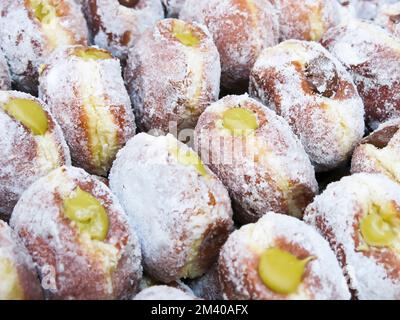 Bomboloni: Italienische Donuts Stockfoto