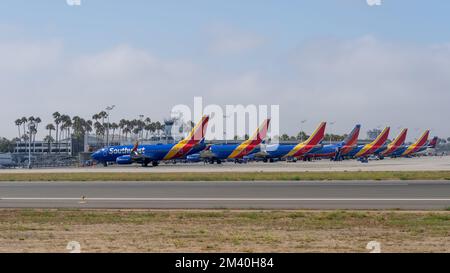 Südwest-Flugzeuge parken am Flughafen Long Beach in Long Beach, CA, USA. Stockfoto