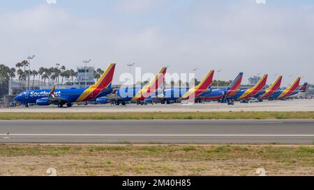 Südwest-Flugzeuge parken am Flughafen Long Beach in Long Beach, CA, USA. Stockfoto