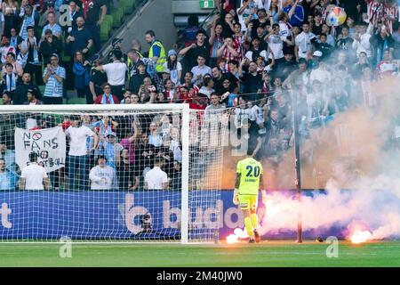 17. Dezember 2022: MELBOURNE, AUSTRALIEN - 17. DEZEMBER: Fans protestieren gegen APL während eines A-League-Männerspiels zwischen Melbourne City und Melbourne Victory im AAMI Park am 17. Dezember 2022 in Melbourne, Australien (Kreditbild: © Chris Putnam/ZUMA Press Wire) Stockfoto