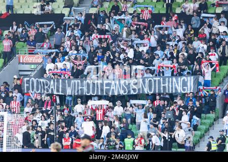 17. Dezember 2022: MELBOURNE, AUSTRALIEN - 17. DEZEMBER: Fans protestieren gegen APL mit Bannern während eines A-League Men's Match zwischen Melbourne City und Melbourne Victory im AAMI Park am 17. Dezember 2022 in Melbourne, Australien (Kreditbild: © Chris Putnam/ZUMA Press Wire) Stockfoto