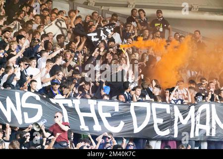 17. Dezember 2022: MELBOURNE, AUSTRALIEN - 17. DEZEMBER: Fans protestieren gegen APL mit Bannern während eines A-League Men's Match zwischen Melbourne City und Melbourne Victory im AAMI Park am 17. Dezember 2022 in Melbourne, Australien (Kreditbild: © Chris Putnam/ZUMA Press Wire) Stockfoto