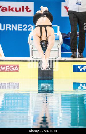 Melbourne, Victoria, Australien. 16.. Dezember 2022. MELBOURNE, AUSTRALIEN - 16. DEZEMBER: Kate DOUGLASS (USA) auf dem Weg zur Gewinnerin der Women's 200m Breastroke bei den FINA World Short Course Swimming Championships 2022 im Melbourne Sports and Aquatic Centre am 16. Dezember 2022 in Melbourne, Australien (Kreditbild: © Chris Putnam/ZUMA Press Wire) Stockfoto