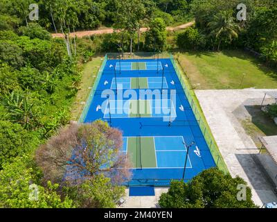 Phuket, Thailand - 13. Dezember 2022: Drohnen aus der Vogelperspektive eines Taschendiebstahlgerichts in Phuket, Thailand. Stockfoto