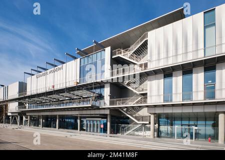 Istanbul, Türkei - Dezember 17 2022: Architektonische Details des neuen Museums für moderne zeitgenössische Kunst in Istanbul im Viertel Galataport. Stockfoto