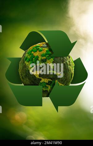 Grüner Planet Erde mit Recycling-Symbol. Konzept Stockfoto