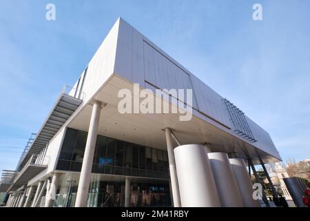Istanbul, Türkei - Dezember 17 2022: Architektonische Details des neuen Museums für moderne zeitgenössische Kunst in Istanbul im Viertel Galataport. Stockfoto