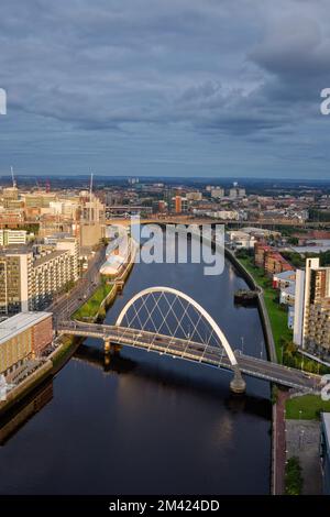 Glasgow Swinty Bridge über den Fluss Clyde, formell bekannt als Arc Bridge Stockfoto