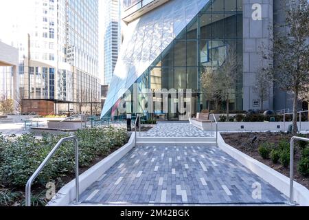 Der Eingang zum Bürogebäude von JPMorgan Chase Co. In Houston. Stockfoto