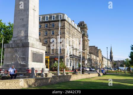 Harrogate North Yorkshire Harrogate Yorkshire das Yorkshire Hotel Cenotaph and Gardens Harrogate Yorkshire England GB Europa Stockfoto