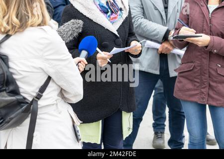 Medien-Scrum oder Pressekonferenz Stockfoto