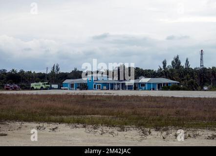 Der kleine Flughafen in South Bimini auf den Bahamas Stockfoto