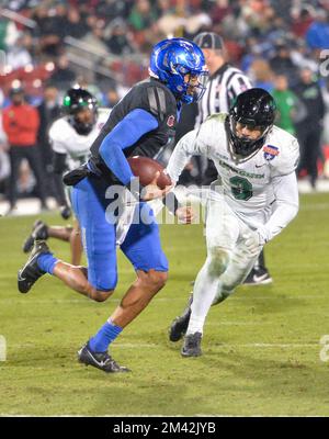 17. Dezember 2022, Frisco, Texas, USA: Boise State Broncos Quarterback TAYLEN GREEN (10) auf der Suche nach einem Zimmer. (Kreditbild: © Gregory Dodds/ZUMA Press Wire) Stockfoto