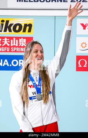 Melbourne, Australien. 17.. Dezember 2022. Katarzyna Wasick aus Polen erhält nach dem Finale der Freestyle Women 50m während der FINA Swimming Short Course World Championships im Melbourne Sports and Aquatic Centre in Melbourne, Australien, am 17.. Dezember 2022 die Silbermedaille. Foto Giorgio Scala/Deepbluemedia/Insidefoto Credit: Insidefoto di andrea staccioli/Alamy Live News Stockfoto