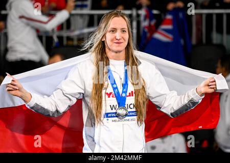 Melbourne, Australien. 17.. Dezember 2022. Katarzyna Wasick aus Polen feiert die Silbermedaille im Freestyle Women Final 50m während der FINA Swimming Short Course World Championships im Melbourne Sports and Aquatic Centre in Melbourne, Australien, am 17.. Dezember 2022. Foto Giorgio Scala/Deepbluemedia/Insidefoto Credit: Insidefoto di andrea staccioli/Alamy Live News Stockfoto