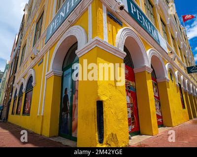 Penha-Gebäude an der Ecke Breedestraat Street und Handelskade Street, Willemstad, Curacao, Niederländische Antillen Stockfoto