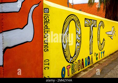 Graffiti-bedeckte Mauer in Otrobanda, Willemstad, Curacao Stockfoto