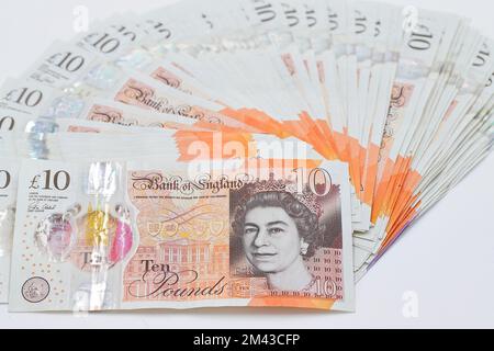 Ein Haufen £10-Dollar-Scheine der Bank of England. Stockfoto