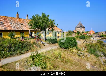 Unterwegs auf den Ertholmen-Inseln, historische Bauten auf Frederiksö, Ertholmene, Dänemark, Skandinavien, Europa. Stockfoto